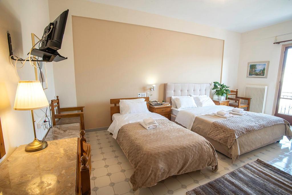 Koukonas Hotel Galaxídhion Eksteriør billede