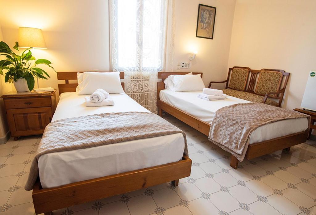 Koukonas Hotel Galaxídhion Eksteriør billede
